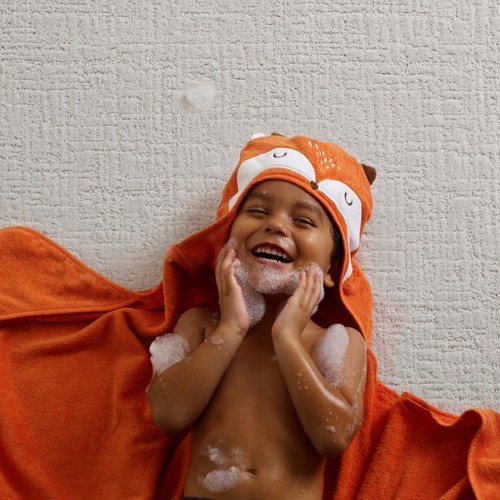 Kid on shaw carpet | Leaf Floor Covering